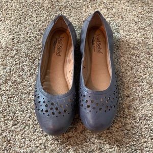 Grey Ballet Flats